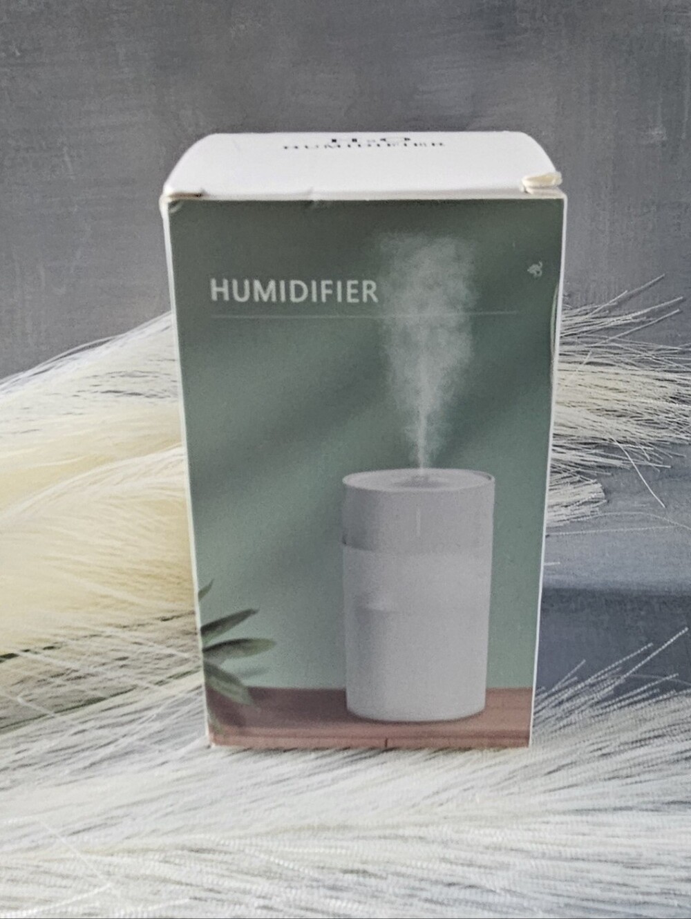 White grey portable mini cool mist humidifier nib. small personal desktop humidi